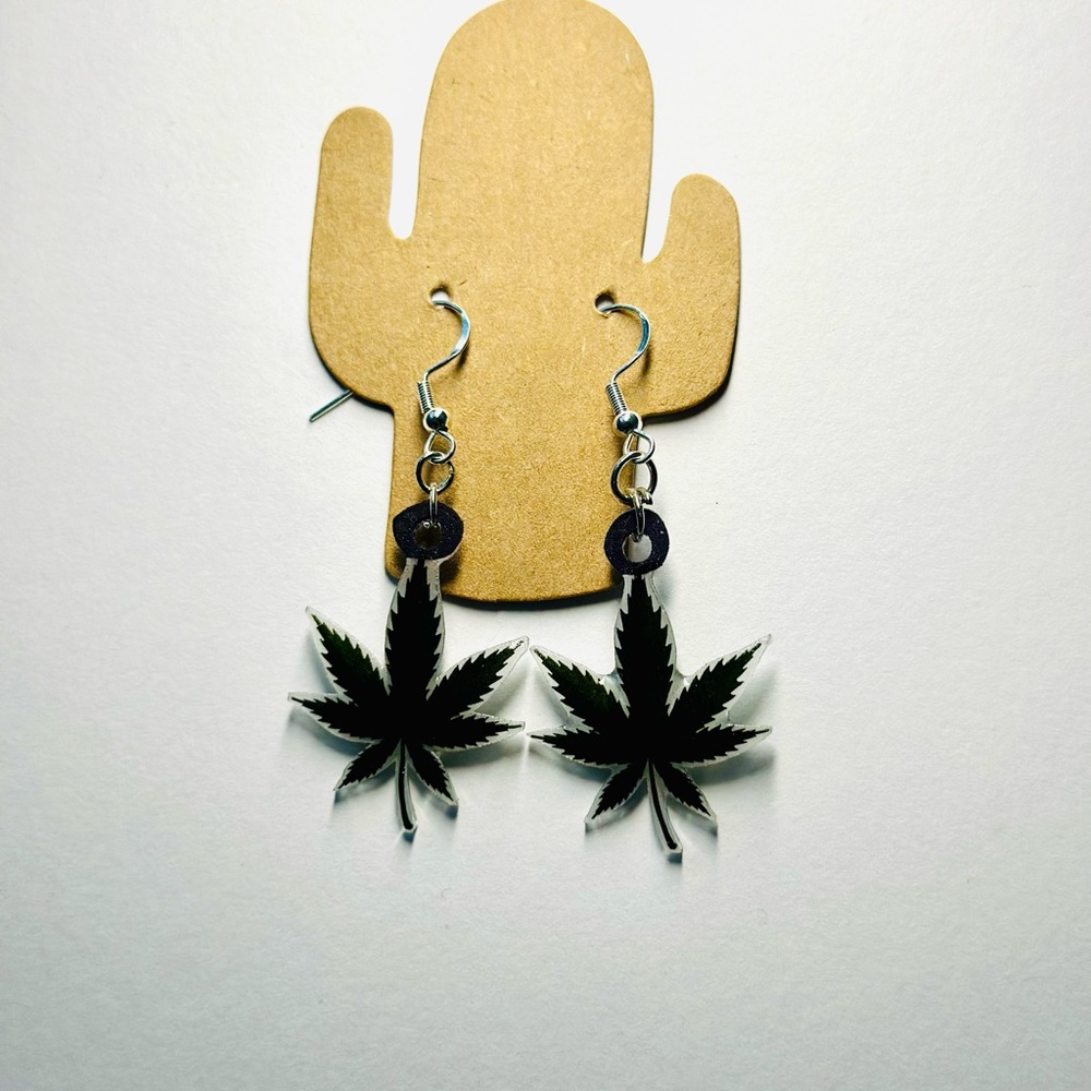 420 leaf earrings - Picture 3 of 3